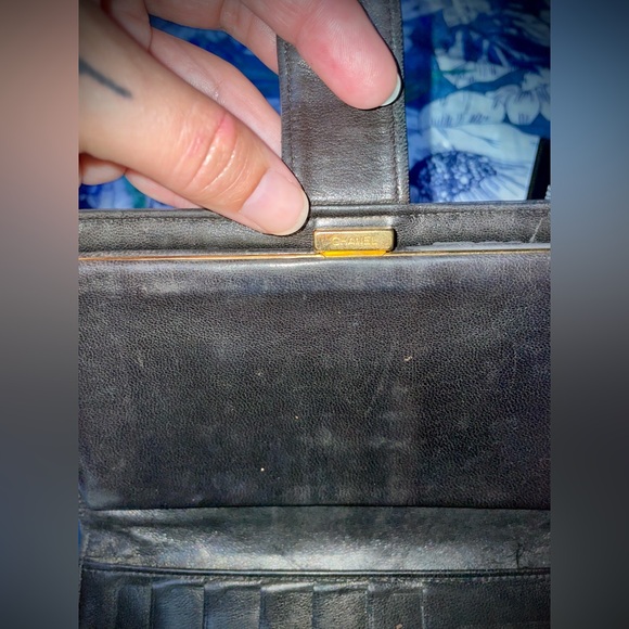 CHANEL Authentic Lambskin Wallet - Picture 6 of 11